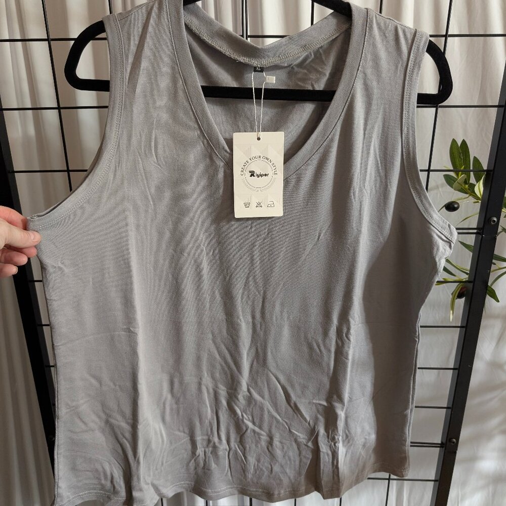Riyiper Women's V Neck Tank Top - Light Grey- XL NWT